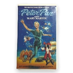 Peter Pan 1990 starring Mary Martin Clamshell VHS Tape 30th Anniversary Edition